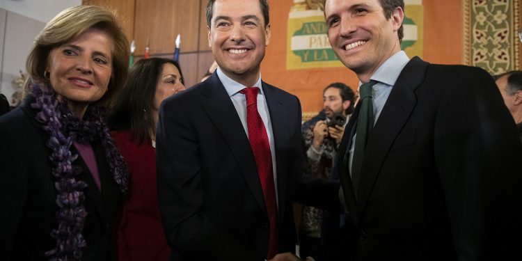 Moreno defiende ante la oposición que su cabeza está en Andalucía 1 Moreno Bonilla y Pablo Casado