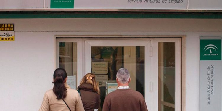 La Junta pide "prudencia" ante el récord de ocupación en Andalucía 1 oficina servicio andaluz empleo andalucía