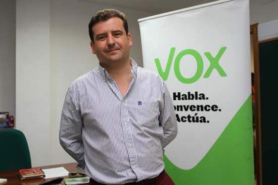 Chamorro de Vox renuncia como edil en Ciudad Real y acusa a "tránsfuga" de traicionar la voluntad popular 1 Chamorro de Vox renuncia como edil en Ciudad Real y acusa a transfuga de traicio